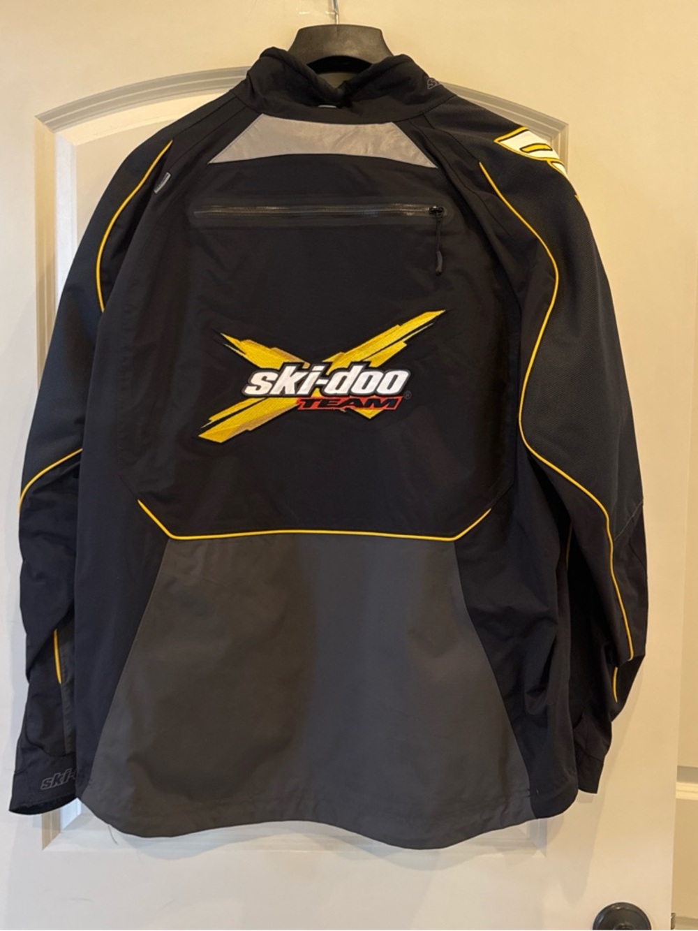 Ski-Doo Rev XP jacket - Picture 2 of 4
